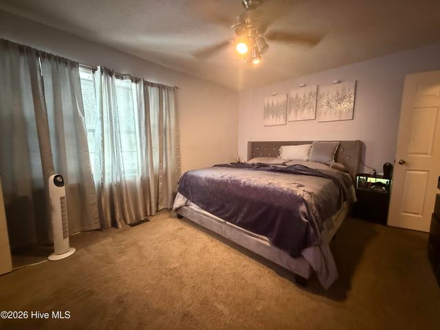 3835 Sterling Pointe Drive Rr5, Winterville, NC 28590