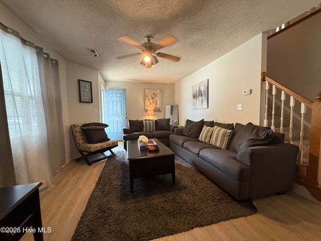3835 Sterling Pointe Drive Rr5, Winterville, NC 28590