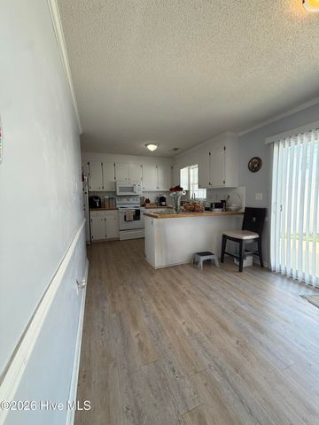 3835 Sterling Pointe Drive Rr5, Winterville, NC 28590