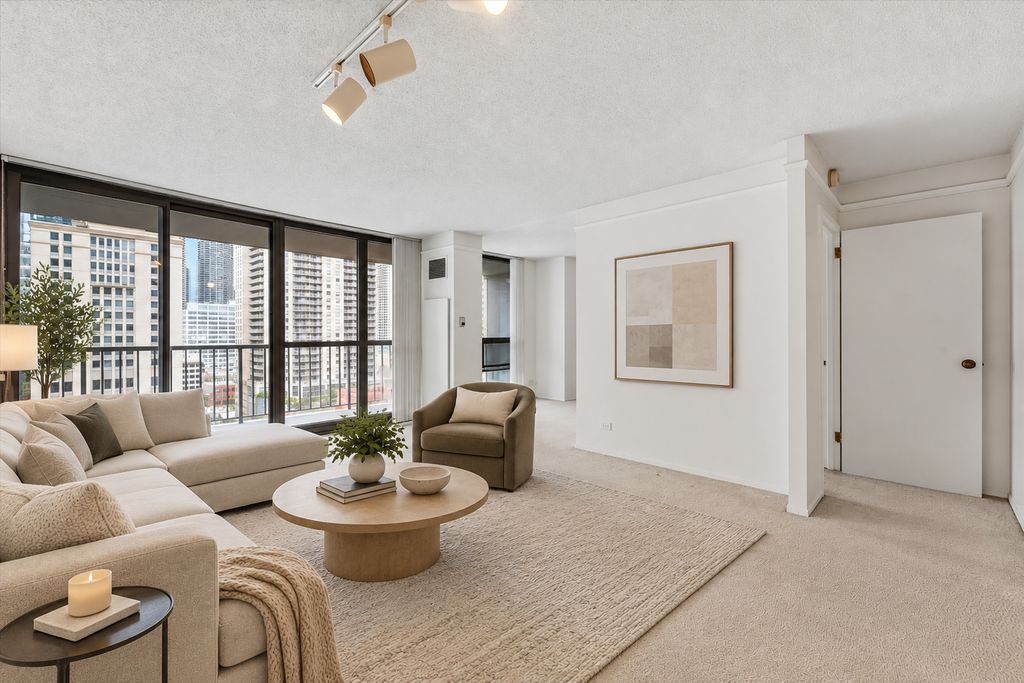10 E Ontario Street 1704, Chicago, IL 60611 — photo 2