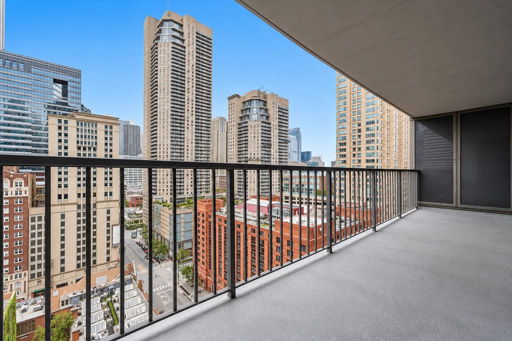 10 E Ontario Street 1704, Chicago, IL 60611 — photo 4