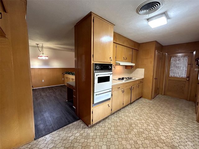 1902 Gillette Street, Baytown, TX 77520