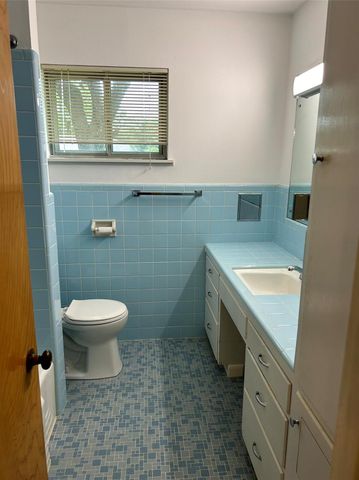 1902 Gillette Street, Baytown, TX 77520