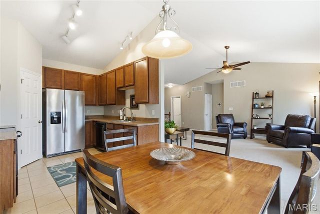 907 Daffodil Trail, O'fallon, MO 63368