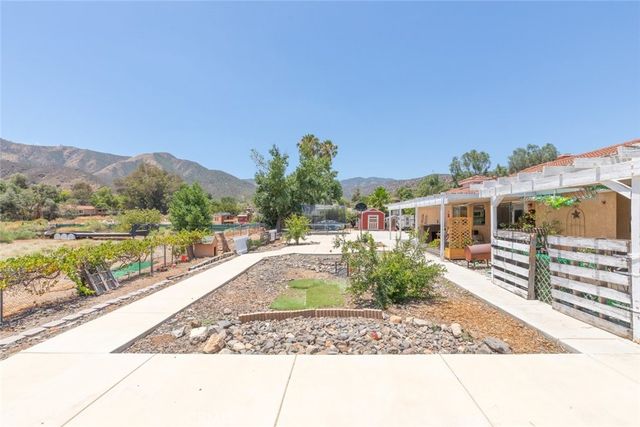 15271 Alvarado, Lake Elsinore, CA 92530