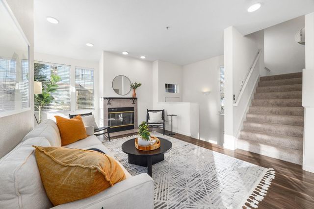 10 Mary Case Lane, Santa Cruz, CA 95060