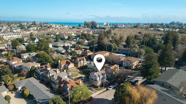 10 Mary Case Lane, Santa Cruz, CA 95060