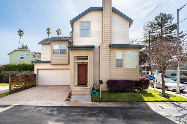 10 Mary Case Lane, Santa Cruz, CA 95060