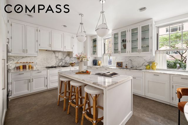 150 E 72nd St Apt 2N, New York City, NY 10021