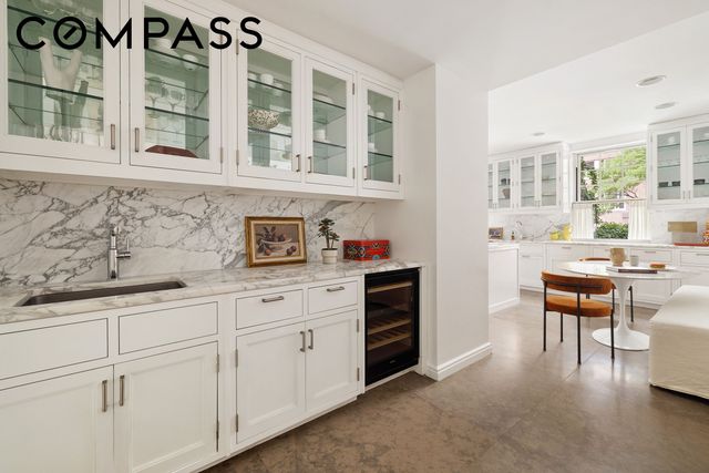 150 E 72nd St Apt 2N, New York City, NY 10021
