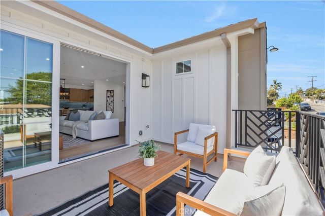 2420 Ives Lane A, Redondo Beach, CA 90278