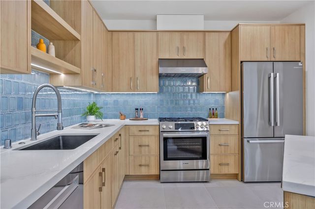 2420 Ives Lane A, Redondo Beach, CA 90278