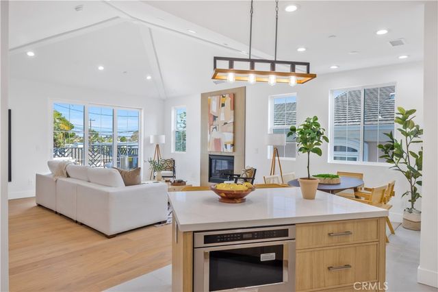 2420 Ives Lane A, Redondo Beach, CA 90278