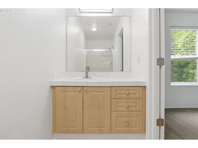 10545 Sw COUGAR Ln, Beaverton, OR 97008