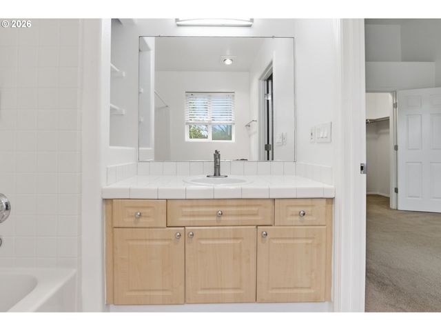 10545 Sw COUGAR Ln, Beaverton, OR 97008