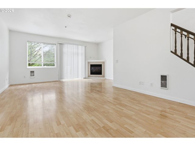 10545 Sw COUGAR Ln, Beaverton, OR 97008