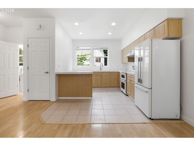 10545 Sw COUGAR Ln, Beaverton, OR 97008
