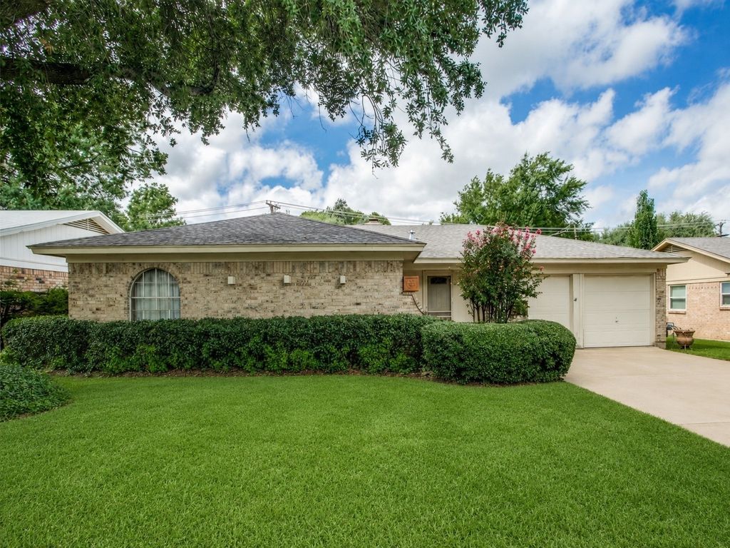 1916 Victoria Drive, Arlington, TX 76012