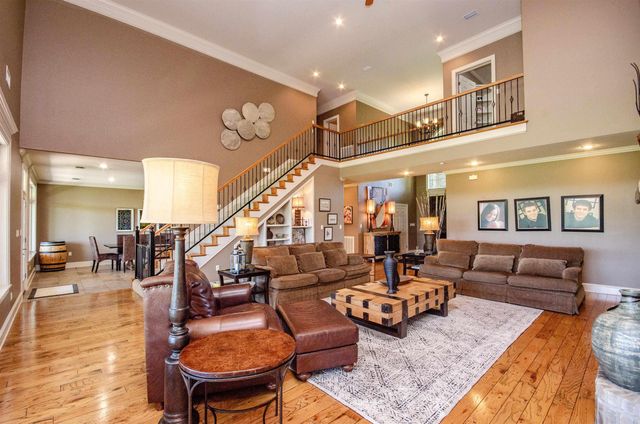 54 Middle Road, Conway, AR 72032