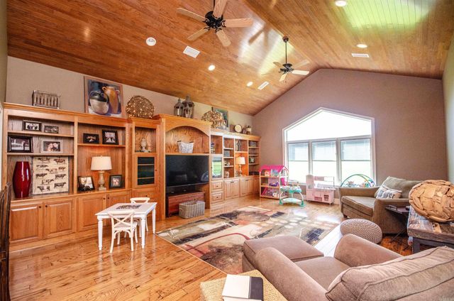 54 Middle Road, Conway, AR 72032