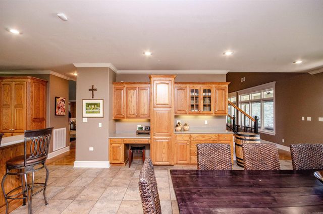 54 Middle Road, Conway, AR 72032