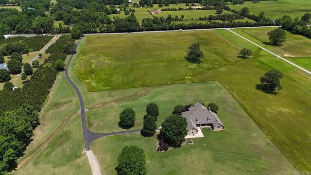 54 Middle Road, Conway, AR 72032