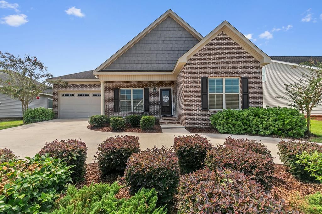 105 Gradic Ln, Dothan, AL 36301