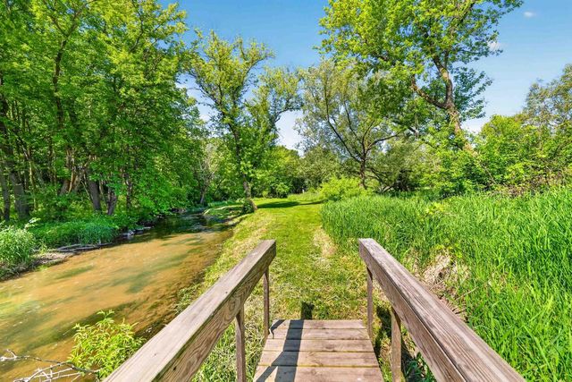 4648 Pierceville Road, Cottage Grove, WI 52527