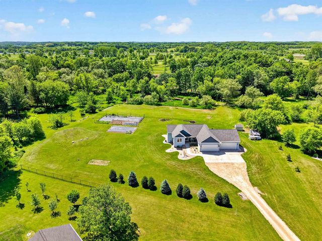 4648 Pierceville Road, Cottage Grove, WI 52527