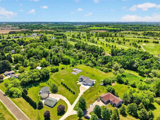 4648 Pierceville Road, Cottage Grove, WI 52527