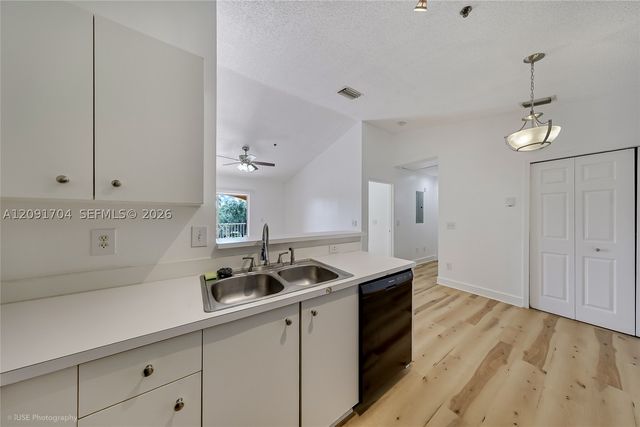 5570 NW 61st St 930, Coconut Creek, FL 33073