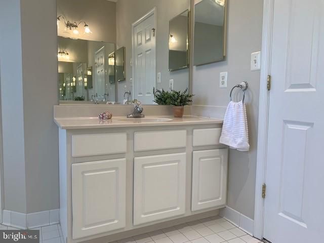 5448 CHIEFTAIN CIR, Alexandria, VA 22312