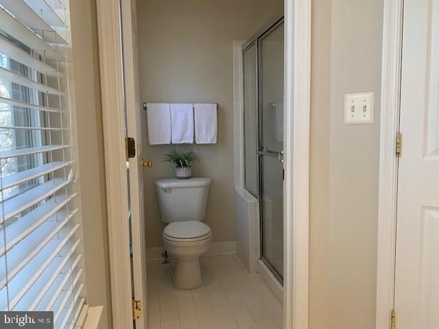 5448 CHIEFTAIN CIR, Alexandria, VA 22312