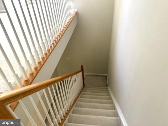 5448 CHIEFTAIN CIR, Alexandria, VA 22312