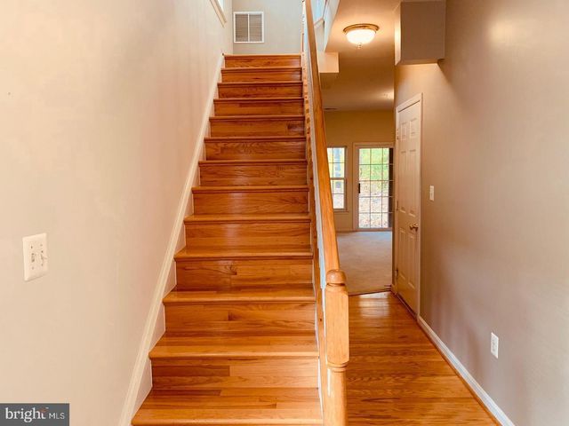5448 CHIEFTAIN CIR, Alexandria, VA 22312