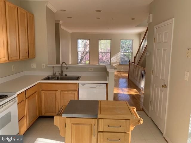 5448 CHIEFTAIN CIR, Alexandria, VA 22312