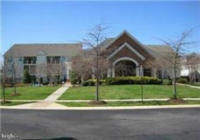 5448 CHIEFTAIN CIR, Alexandria, VA 22312