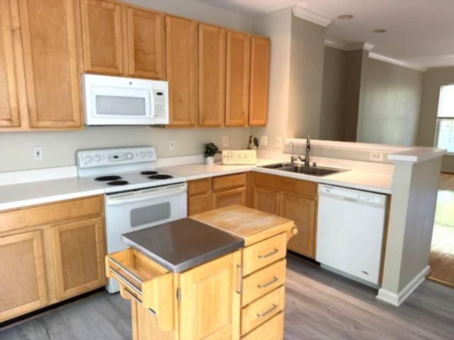 5448 CHIEFTAIN CIR, Alexandria, VA 22312
