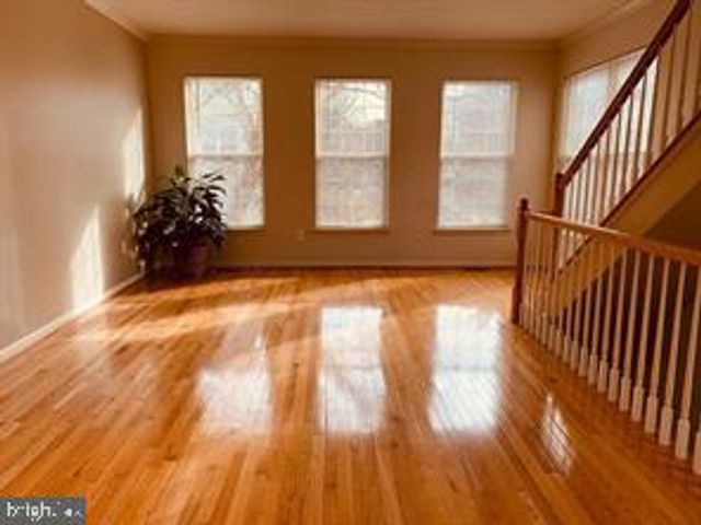 5448 CHIEFTAIN CIR, Alexandria, VA 22312