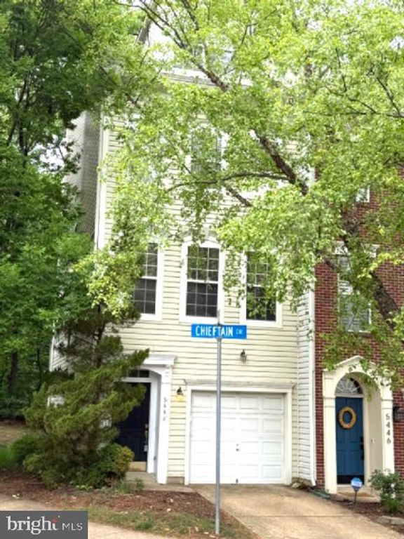 5448 CHIEFTAIN CIR, Alexandria, VA 22312