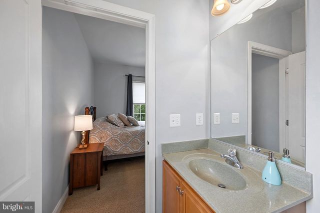 5221 JACOBS CREEK PL, Haymarket, VA 20169