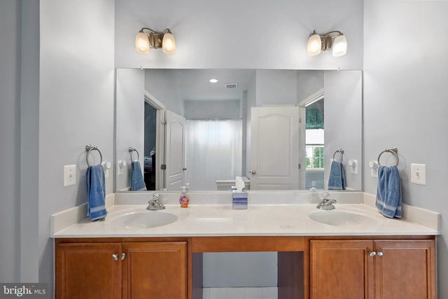 5221 JACOBS CREEK PL, Haymarket, VA 20169