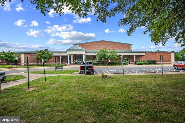 5221 JACOBS CREEK PL, Haymarket, VA 20169