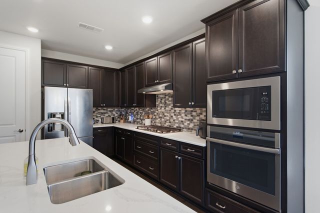 12621 Gritstone Drive, Denton, TX 76207