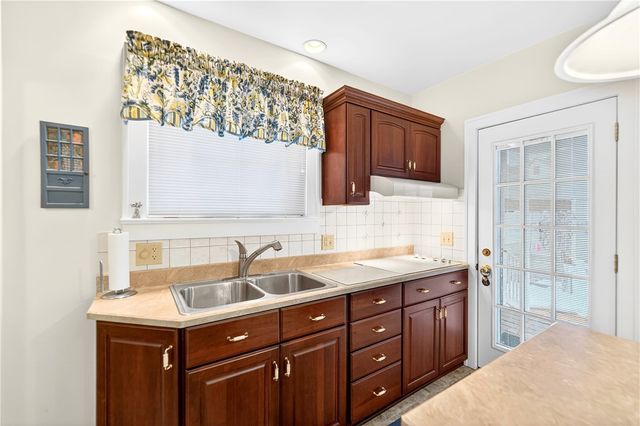 406 George Street, Scottdale, PA 15683