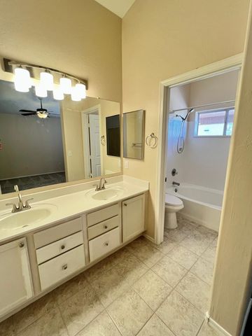 1325 E Cathedral Rock Drive, Phoenix, AZ 85048