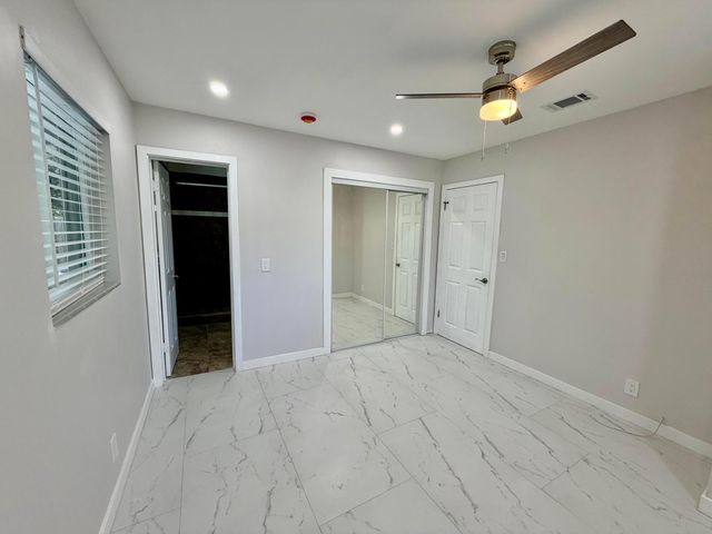 1652 NE 33rd Street B, Oakland Park, FL 33334
