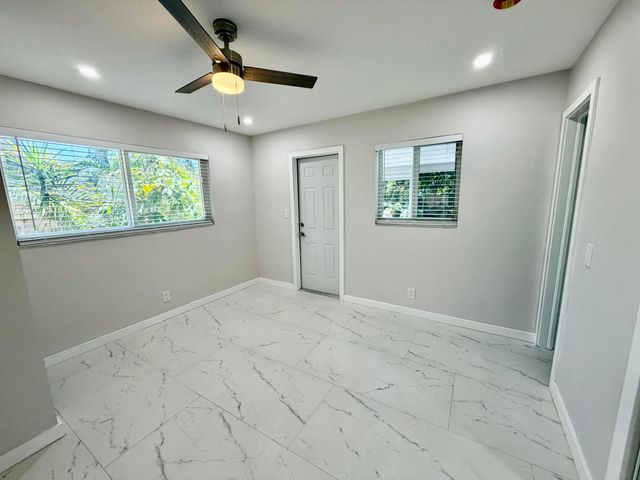 1652 NE 33rd Street B, Oakland Park, FL 33334