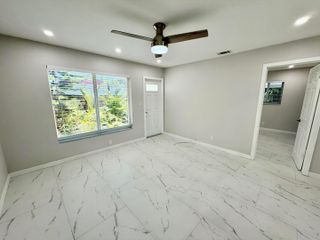 1652 NE 33rd Street B, Oakland Park, FL 33334