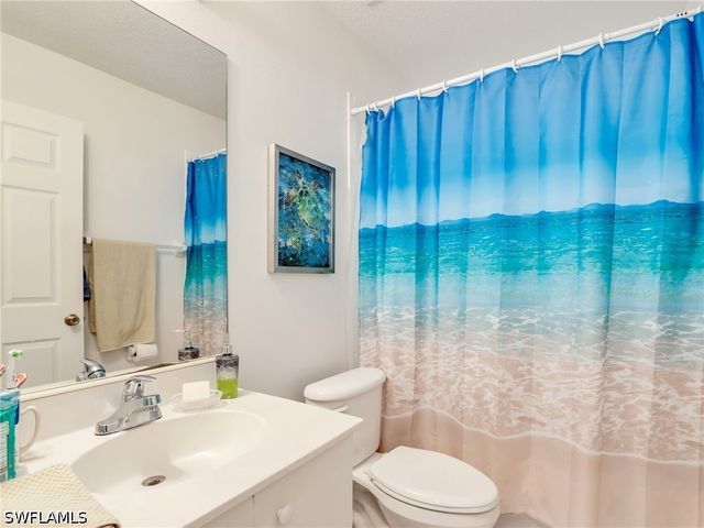 6900 Huntington Lakes CIR 202, Naples, FL 34119